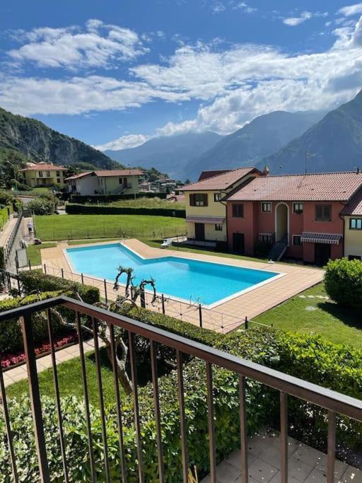 Happy Guest Apartments - Lake View And Pool Riva di Solto Exterior photo