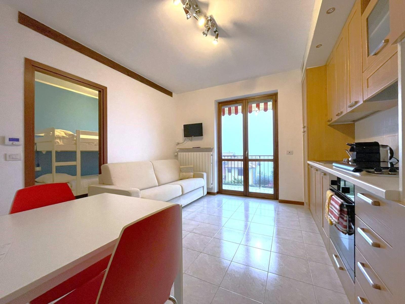 Happy Guest Apartments - Lake View And Pool Riva di Solto Exterior photo