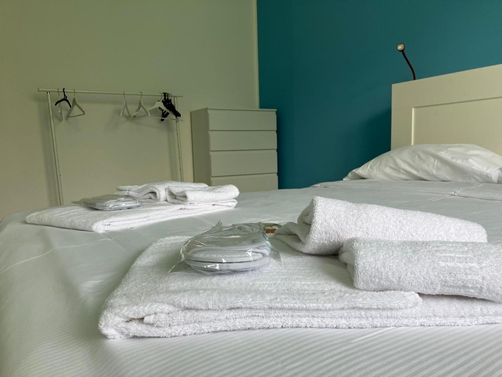 Happy Guest Apartments - Lake View And Pool Riva di Solto Exterior photo